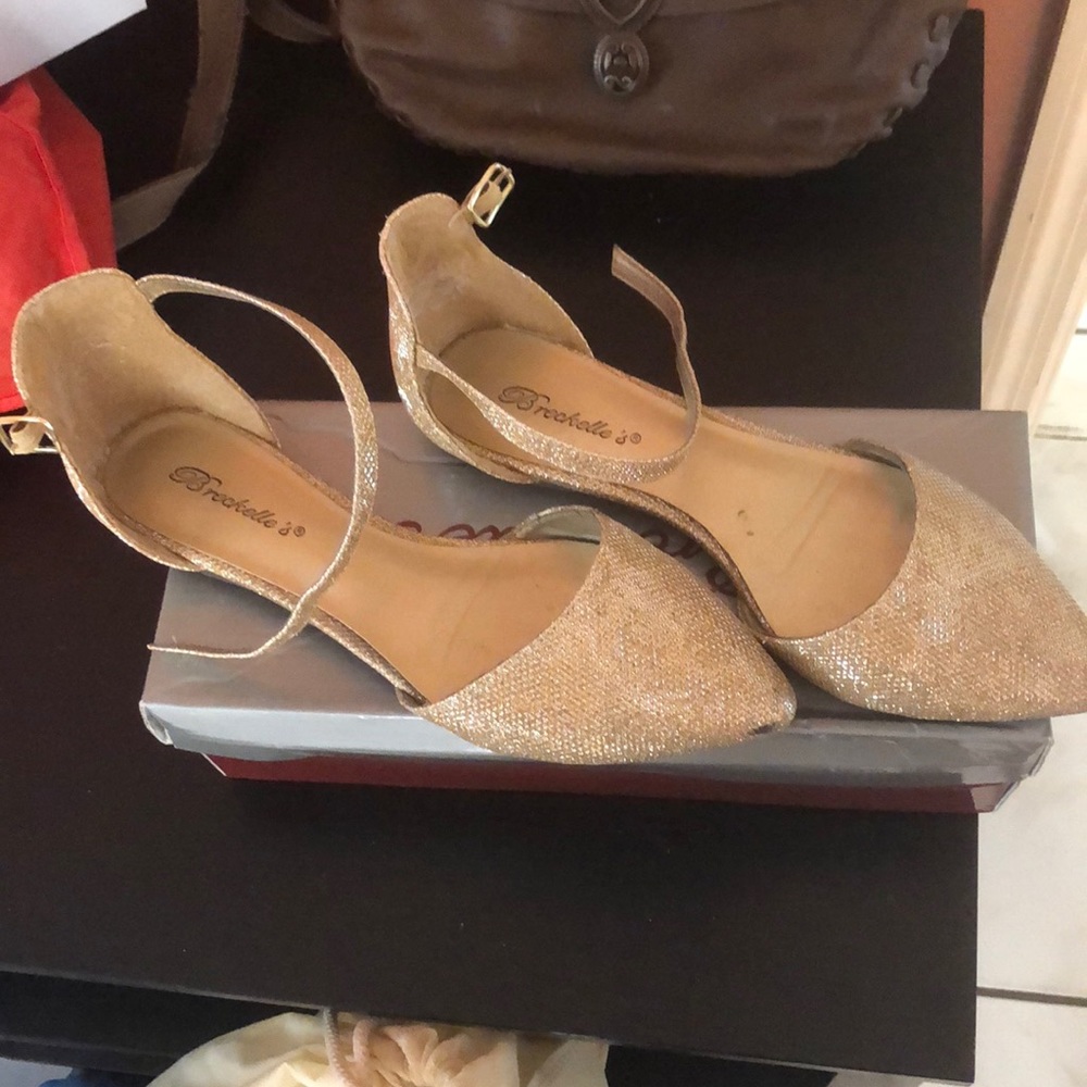 Traffic shimmery flats